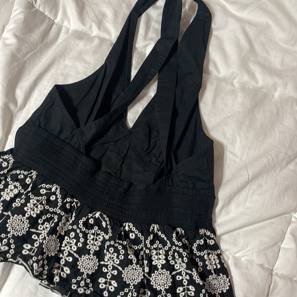 Black peplum style tank - Picture 4 of 7